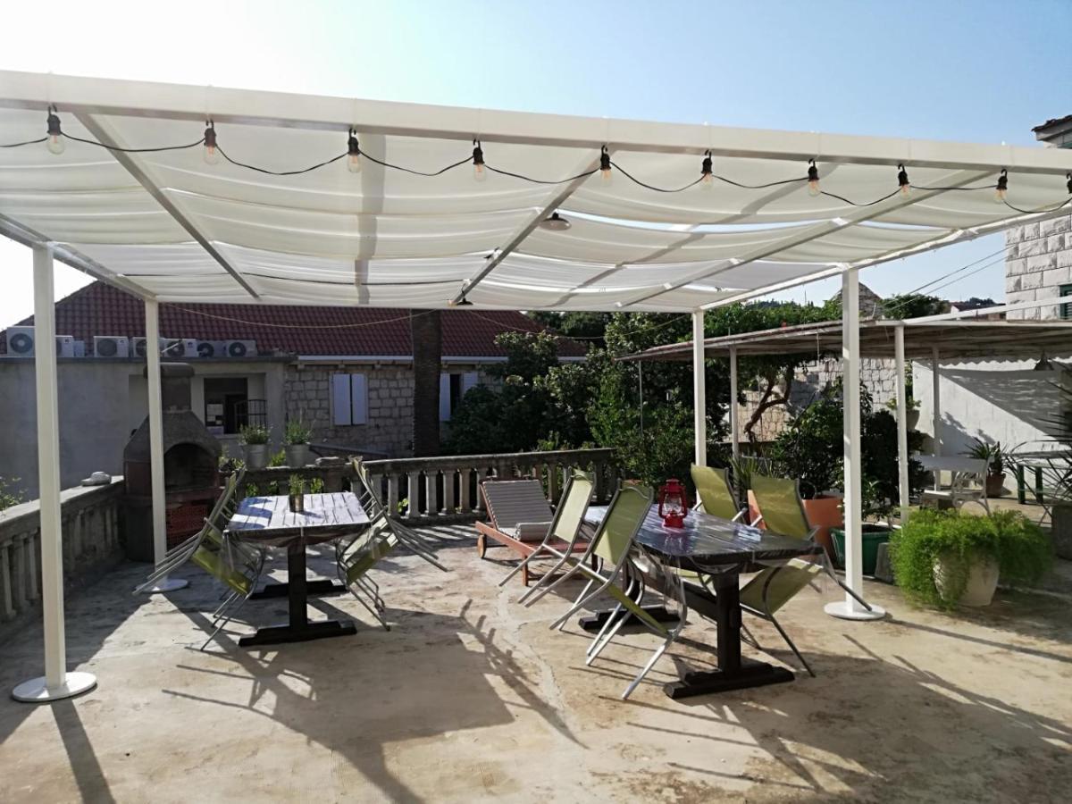 Apartmani Stones Sutivan I Exterior photo